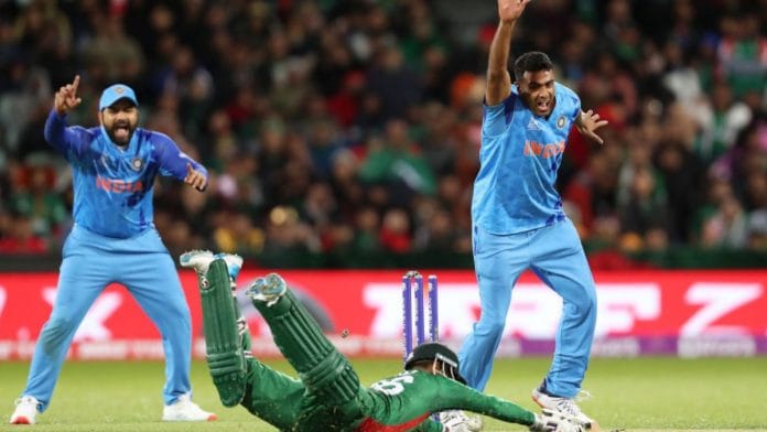 Bangladesh lost two quick wickets after the rain break | Twitter/@ICC