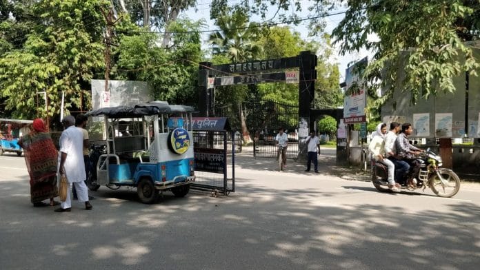 A busy road in front of Saharsa collectorate | Photo: Krishan Murari | The Print