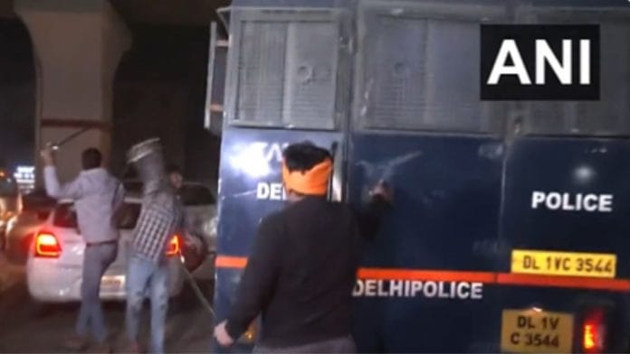 A screengrab of the video showing some men attack the police vehicle carrying Aftab Poonawalla | ANI