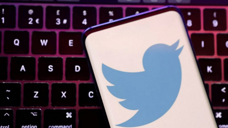Twitter halts $8 blue check subscription service after increase in imposters