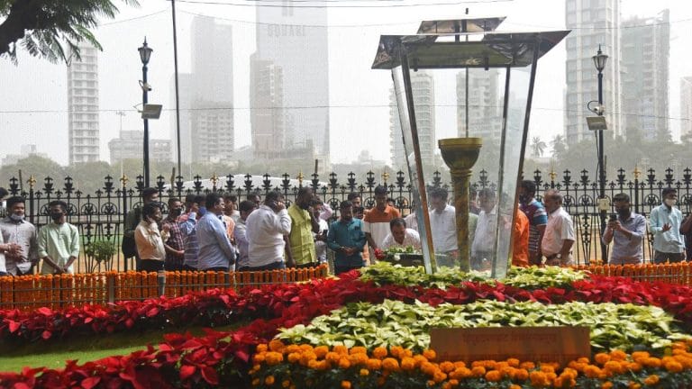 On Bal Thackeray’s 10th death anniversary, Savarkar sparks a Sena-Sena spat