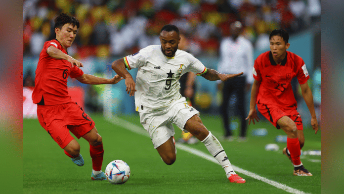 Ghana's Jordan Ayew in action with South Korea's Hwang In-beom and Jeong Woo-yeong | Reuters Photo/Kai Pfaffenbach