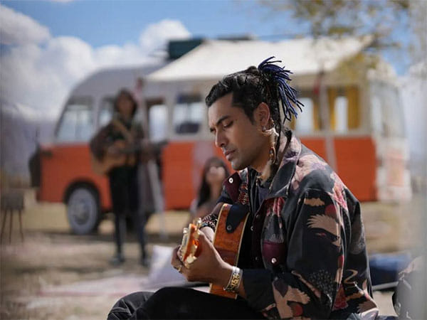 Singer Jubin Nautiyal recovering after fall from stairs