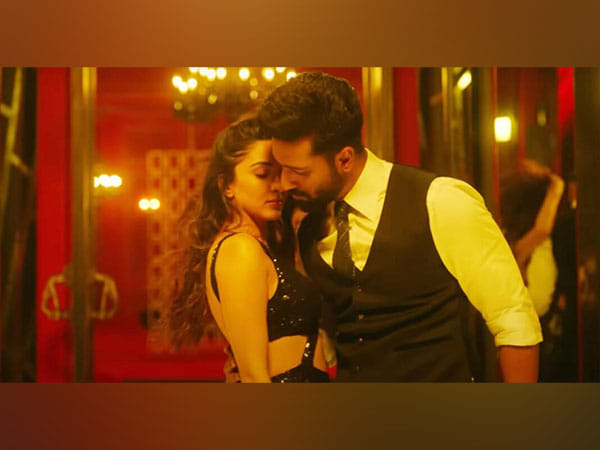 Vicky Kaushal, Kiara Advani's dancing track 'Kyaa Baat Haii 2.0' out now