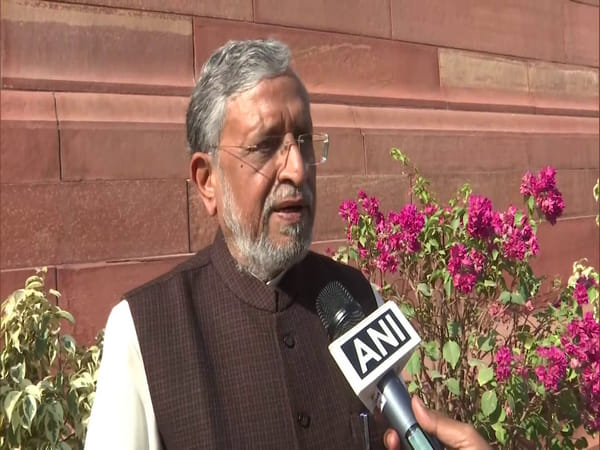 Sushil Modi urges Centre to ban Rs 2,000 note, cites 'illegitimate' usage
