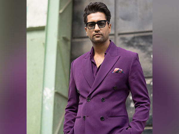 Vicky Kaushal's new song 'Hello' from 'Govinda Naam Mera' out now