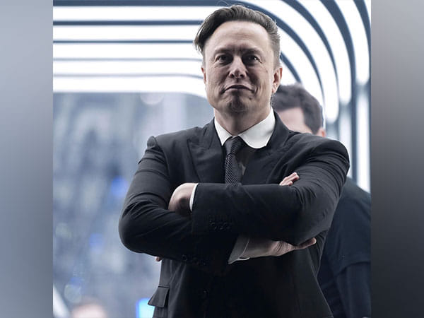 Elon Musk sells Tesla shares worth about $3.5 billion 