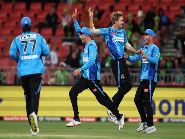 Sydney Thunder bowled out for only 15 runs, lowest total in senior T20 cricket