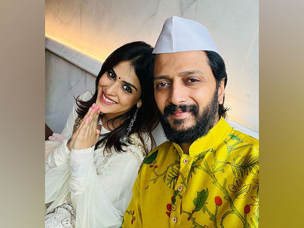 Birthday Special: 5 adorable moments of Riteish Deshmukh with wife Genelia D'Souza