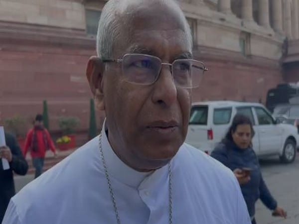 Mar Andrews Thazhath meets PM Modi over inviting Pope Francis to India