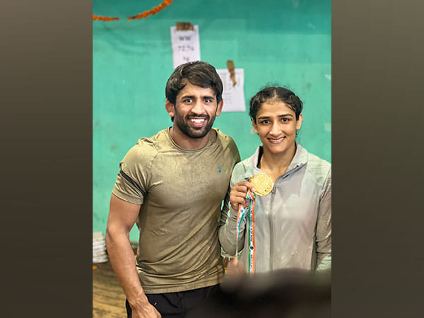 Sangeeta Phogat, Sarita Mor win gold at National Wrestling Championship 