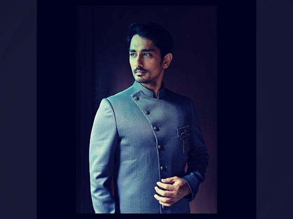 Actor Siddharth reveals misbehaviour with mother, sister in 'Airport incident'