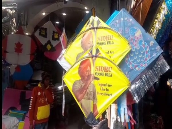 Kites featuring late singer Sidhu Moosewala on high demand in Ludhaiana