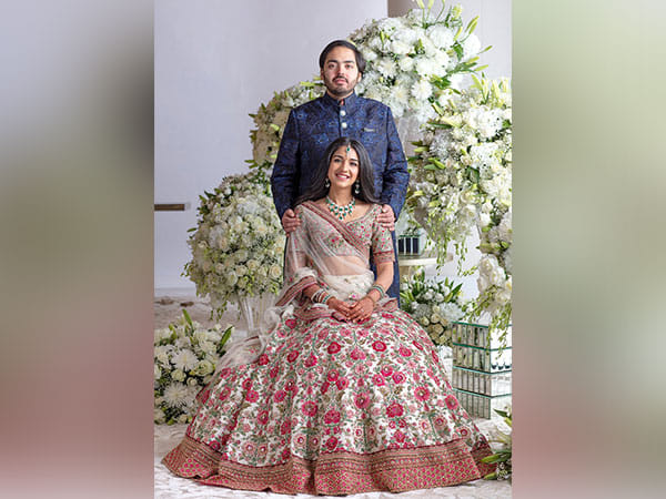 Mukesh Ambani's son Anant Ambani, Radhika Merchant 'rokafied'!