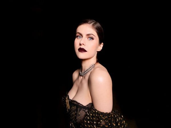 OMG! Internet is going gaga over Alexandra Daddario's skinny-dipping post