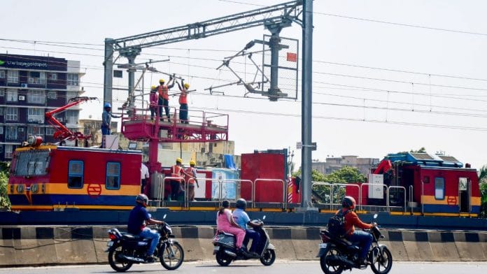 Electric cable work of the Mumbai Metro Line 3 in progress near Andheri flyover in Mumbai | Credit: ANI Photo
