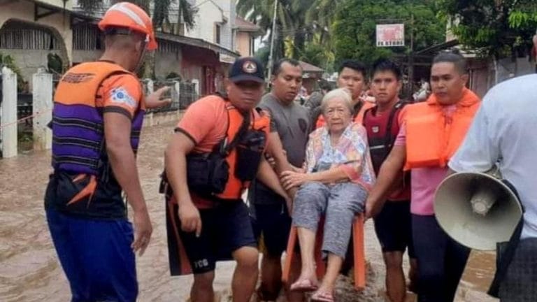 Philippine death toll from Christmas rains & floods rises to 13