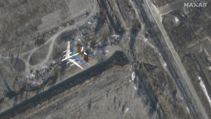 Satellite image shows bomber in flight at northeast of Engels Air Base in Saratov, Russia on December 3, 2022 | Maxar Technologies via Reuters