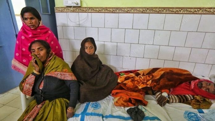 Raju Sharma with his mother at Sadar Hospital in Chhapra | Praveen Jain | ThePrint