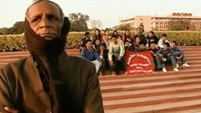 Ramashankar Vidrohi in a still from 'Main Tumhara Kavi Hoon' | YouTube screengrab