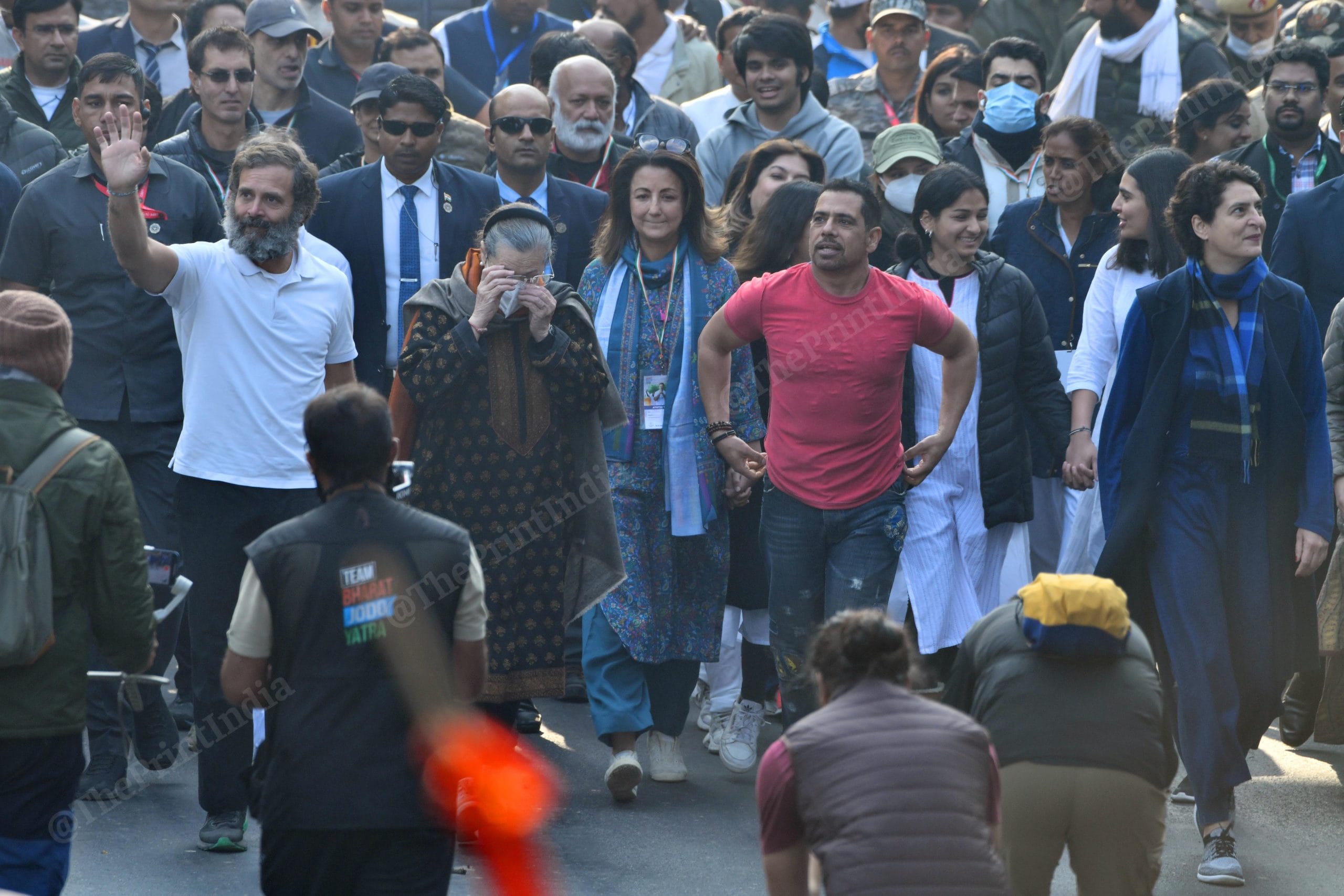 Congress leaders Sonia Gandhi and Priyanka Gandhi Vadra, along with Robert Vadra, and Miraya Vadra join Rahul Saturday | Photo: Suraj Singh Bisht | ThePrint