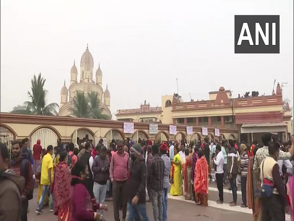Kolkata: Devotees offer prayers at Dakshineswar Kali Temple on occasion of new year