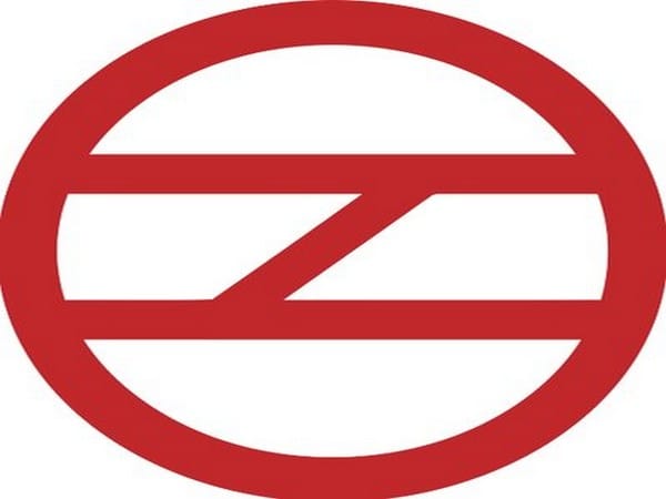 DMRC removes staff, selling metro cards illegally at discounted rates