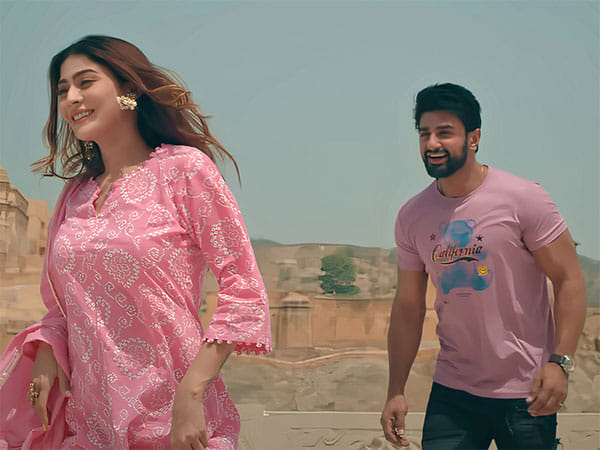 Music Garage's new song Pallu starring Nishant Malkhani and Aayra Katre is the romantic number you needed.