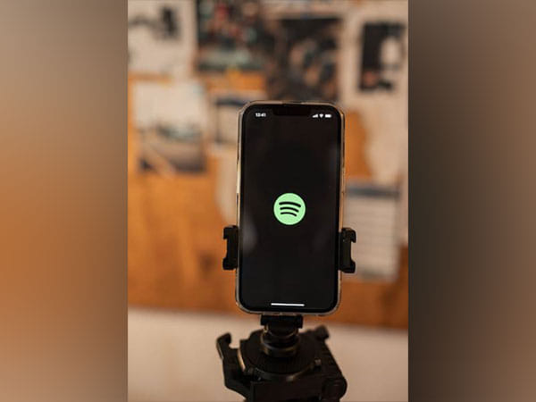 Revisit your musical choices one year from now with new Spotify feature