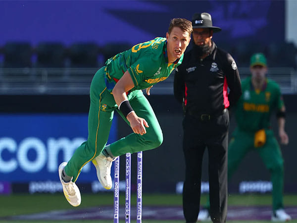 South Africa all-rounder Dwaine Pretorius announces retirement from international cricket