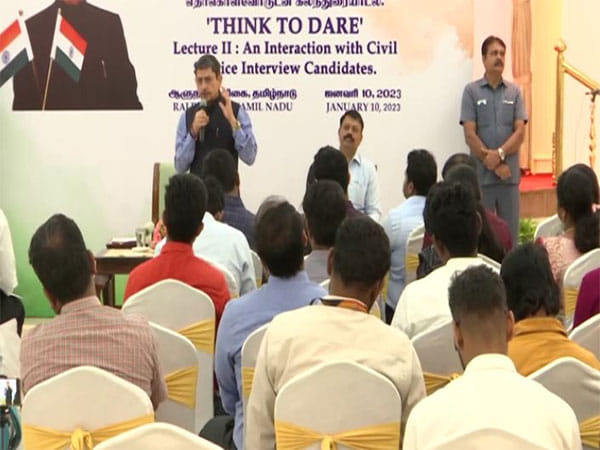 Learning Hindi will help in connecting with more people in India: Tamil Nadu Governor 