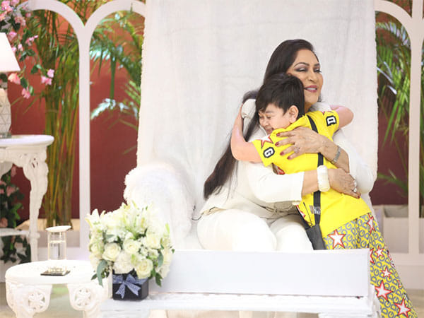 Rendezvous with Simi Garewal is back! But, there's a 'Bigg Boss' twist