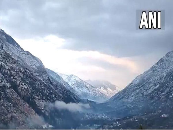 Uttarakhand's Dhanaulti receives first snowfall of the season