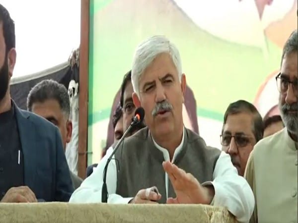 Pakistan: KP CM Mahmood Khan signs summary to dissolve provincial assembly