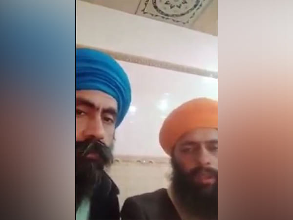 Local Muslims in Jacobabad threatens to kill a Sikh and his daughter
