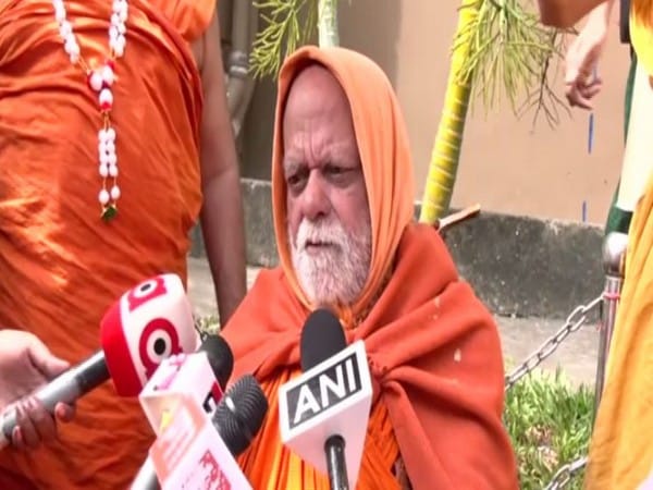 Ancestors of Prophet Muhammad, Jesus Christ were Sanatani Hindus, claims Shankaracharya Swami