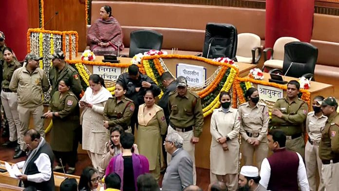 Heavy security deployed at MCD HQ in Delhi Tuesday | ANI