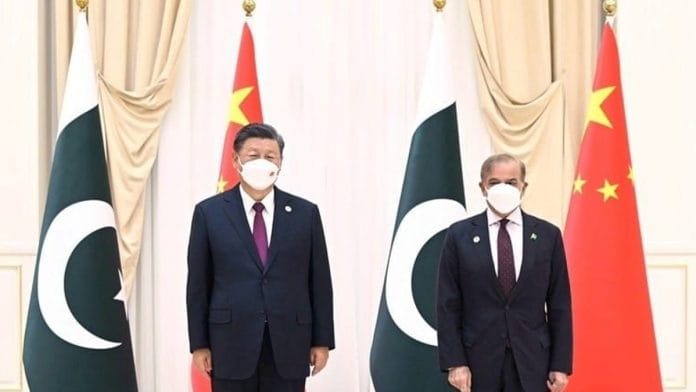 Chinese President Xi Jinping with Pakistan PM Shehbaz Sharif at sidelines of SCO summit in September 2022 | Twitter @pmln_org