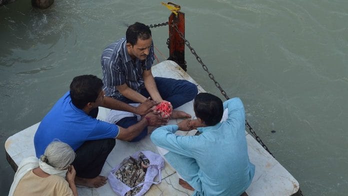Representational photo of last rites being conducted | Commons