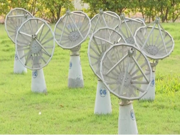 Astronomers detect radio signal from atomic hydrogen in distant galaxy