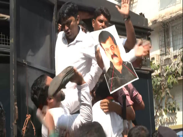 BJP workers protest against NCP MLA Jitendra Awhad