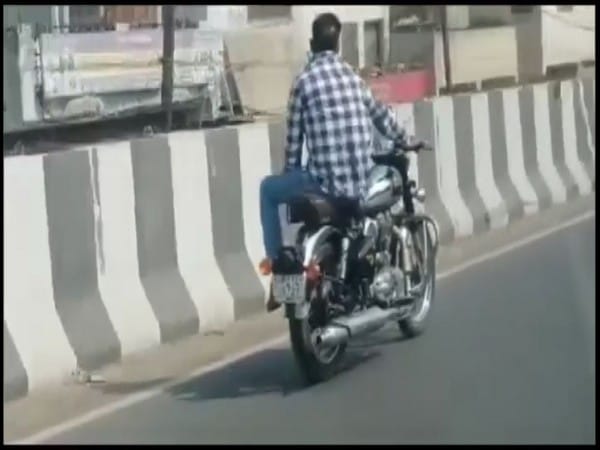 Moradabad: Video of a man performing stunts on bike goes viral
