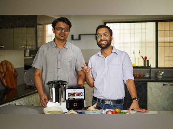 Smart cooking assistant, delishUp is the solution to everyone's cooking woes