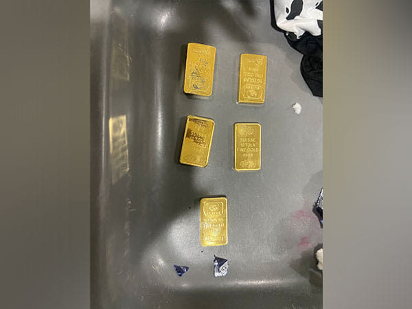 DRI seizes over 24 kg gold smuggled from Bangladesh, arrests eight accused