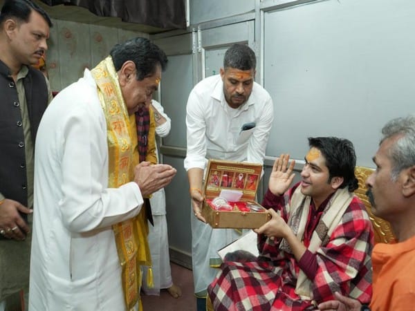 MP: Former CM Kamal Nath visits Bageshwar Dham, meets Pt Dhirendra Shastri