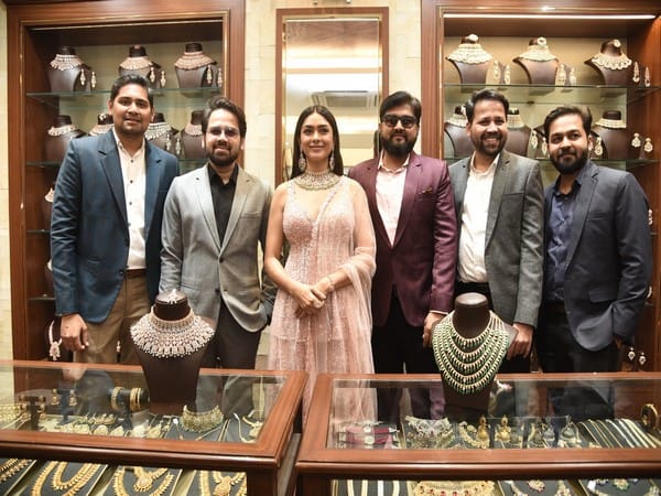 Mrunal Thakur inaugurates Kushal's Fashion Jewellery's 51st Store in Pimpri, Pune - the Brand's Debut in Maharashtra