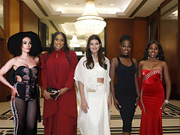 Actress & Former Femina Miss India World Sayali Bhagat hosts a Fashion show