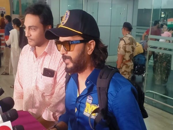 Chhattisgarh: Bollywood actors arrive in Raipur for Celebrity Cricket League
