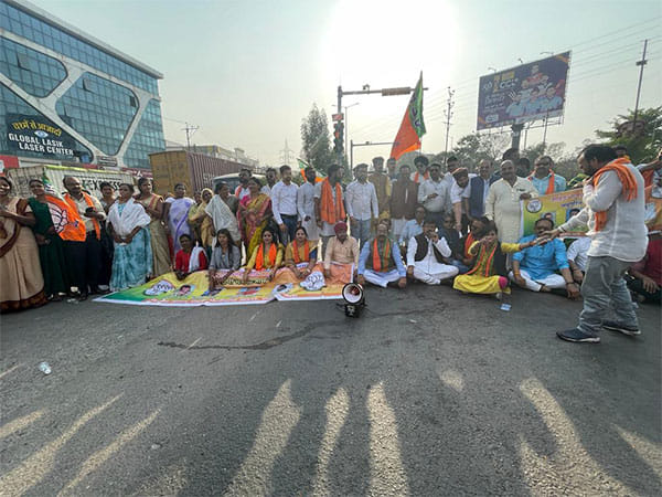 Chhattisgarh: BJP stages massive protest against killing of party workers by Naxals