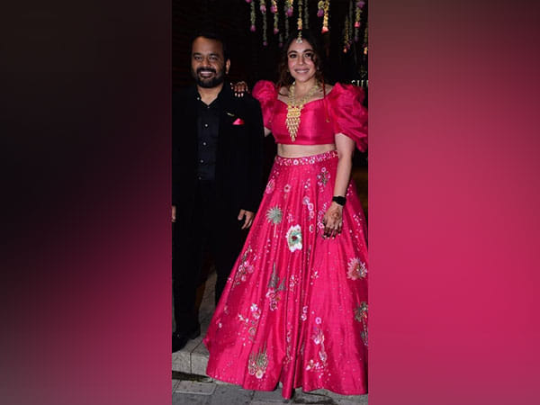Newlyweds Maanvi Gagroo, Kumar Varun host reception for friends and families